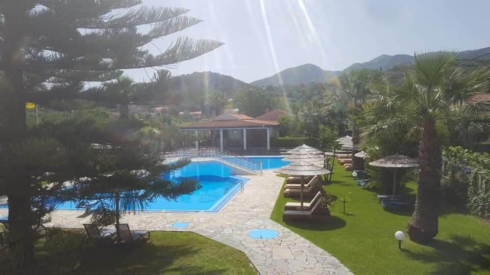 Hellens Village Almiros Beach エクステリア 写真
