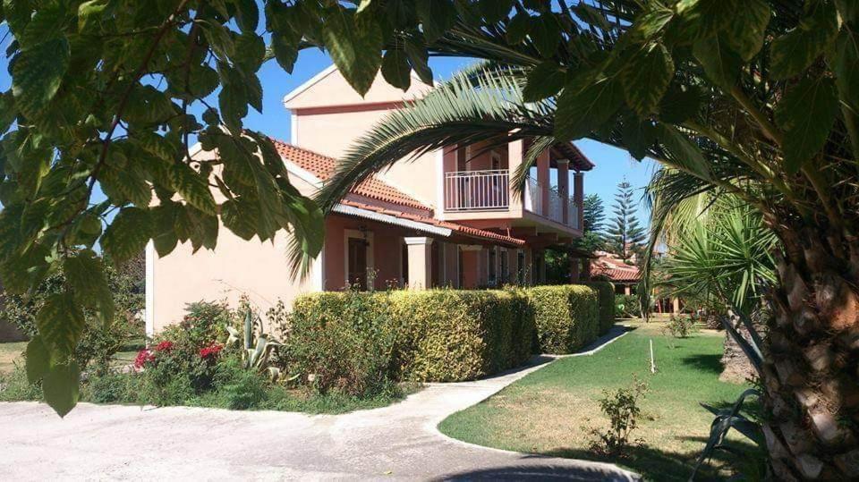Hellens Village Almiros Beach エクステリア 写真